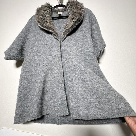 Chico’s Lillian Gray Wool Blend Faux Fur Collar Cardigan Sweater - Picture 3 of 15